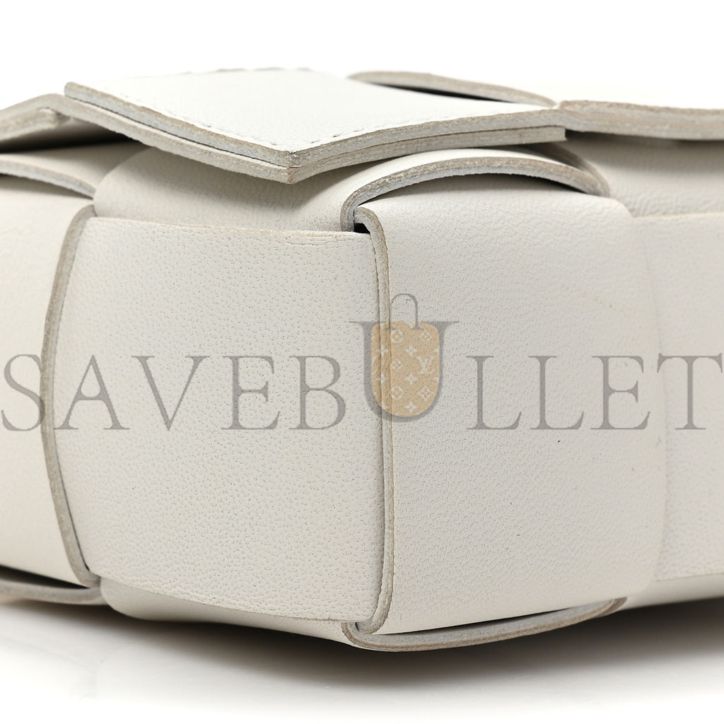 BOTTEGA VENETA LAMBSKIN MAXI INTRECCIATO EXTRA MINI CASSETTE CROSSBODY BAG WHITE (12*10*4cm)