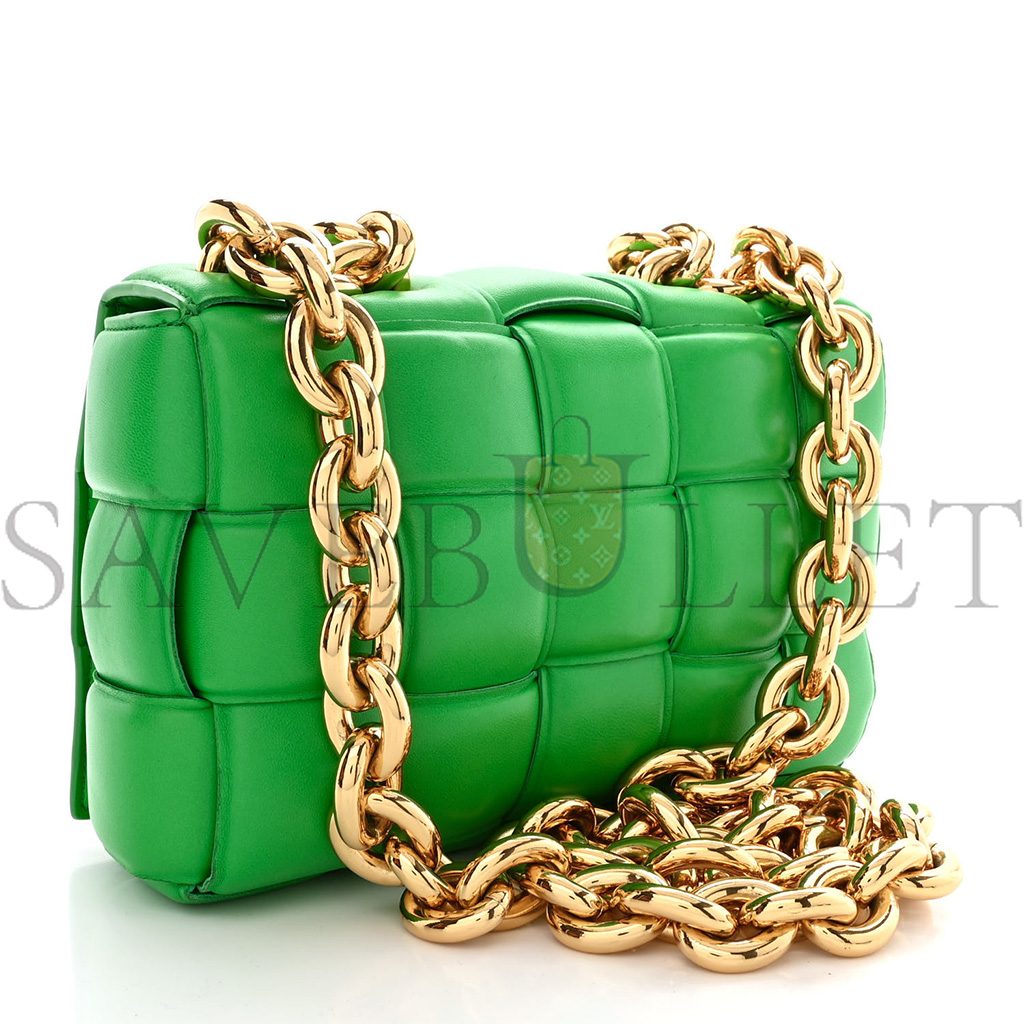 BOTTEGA VENETA LAMBSKIN MAXI INTRECCIO PADDED CHAIN CASSETTE CROSSBODY BAG GRASS (25*16*6cm)