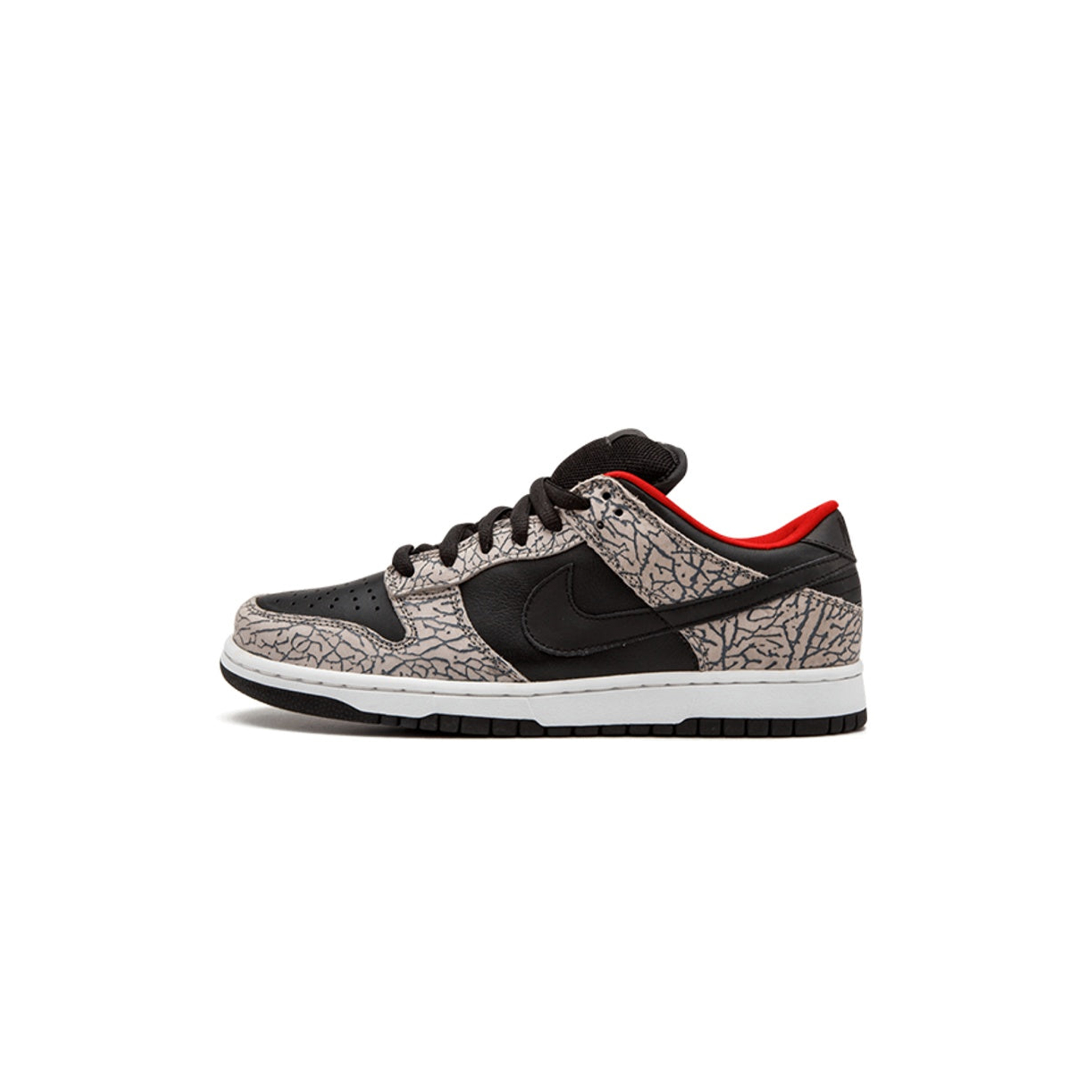 NIKE SUPREME × NIKE SB DUNK LOW BLACK CEMENT 304292-131