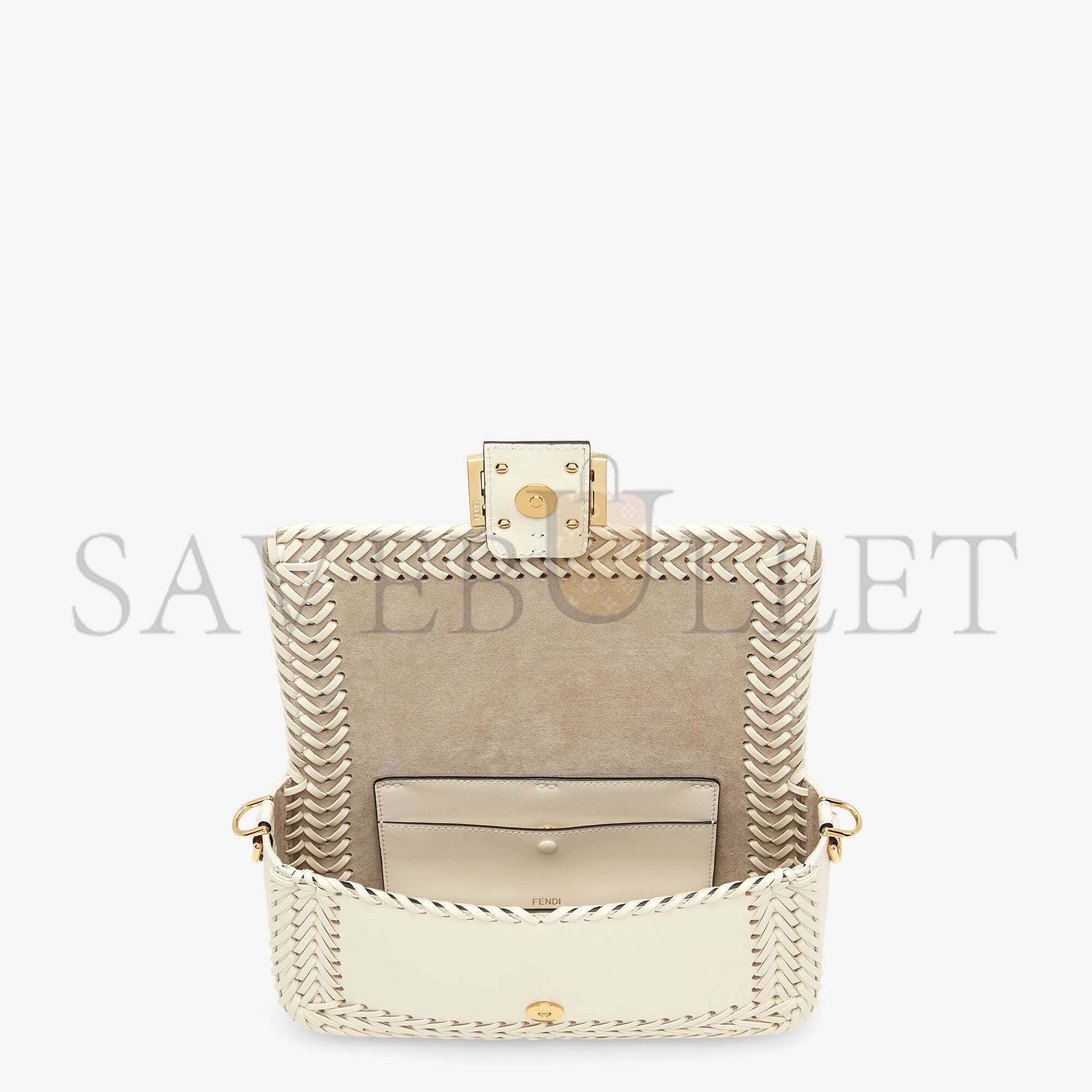 FENDI BAGUETTE - WHITE LEATHER BAG 8BR600AHWDF0K7E (27*15*6cm)